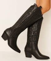 Comprar bota texana feminina cano longo preto salto baixo com forro camurça para looks country urbanos elegantes e confortáveis em promoção AREZZO